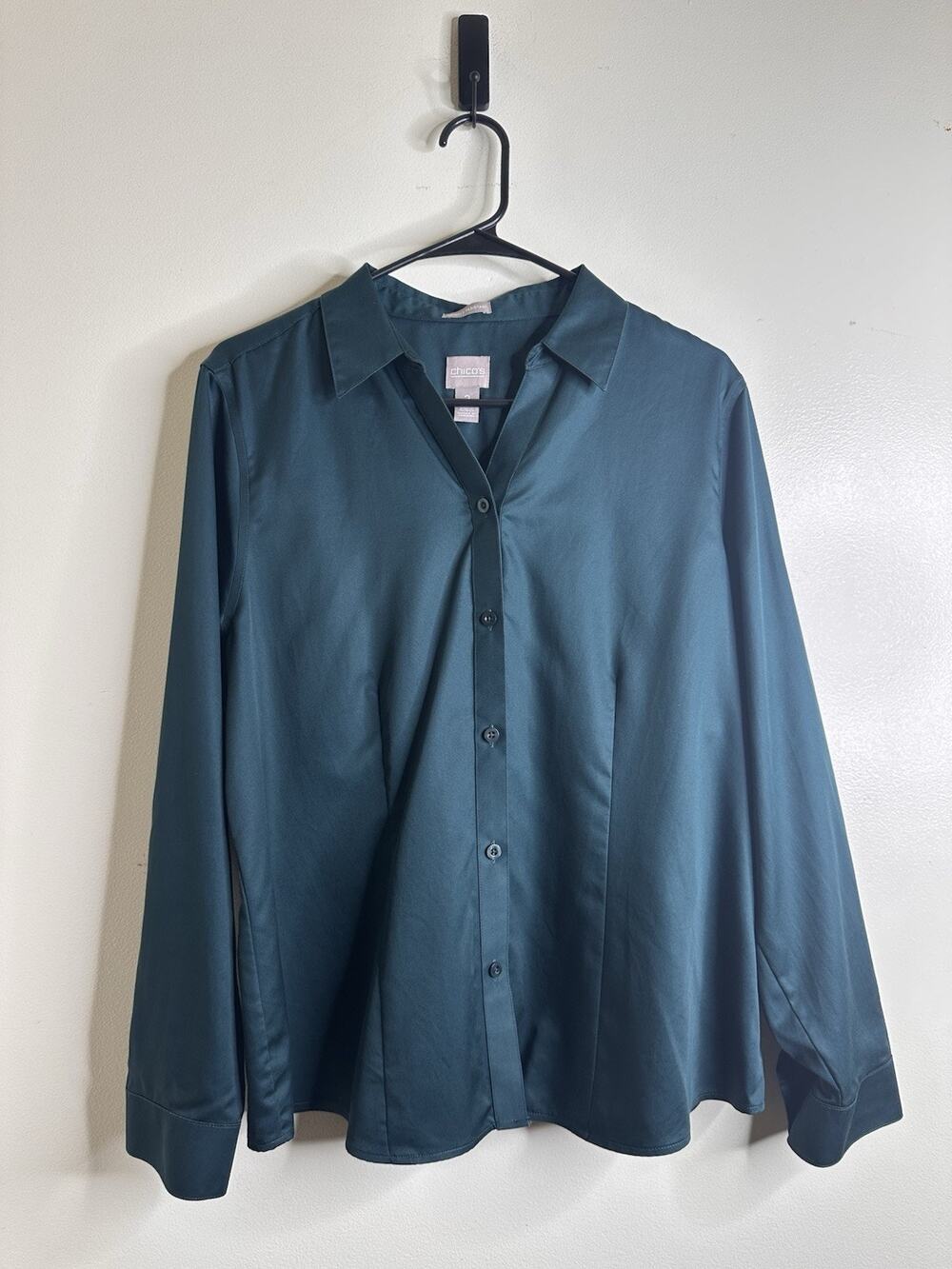 Chicos Size 2 Or US 12 Teal Sateen Wrinkle Free Button Front Shirt Collared